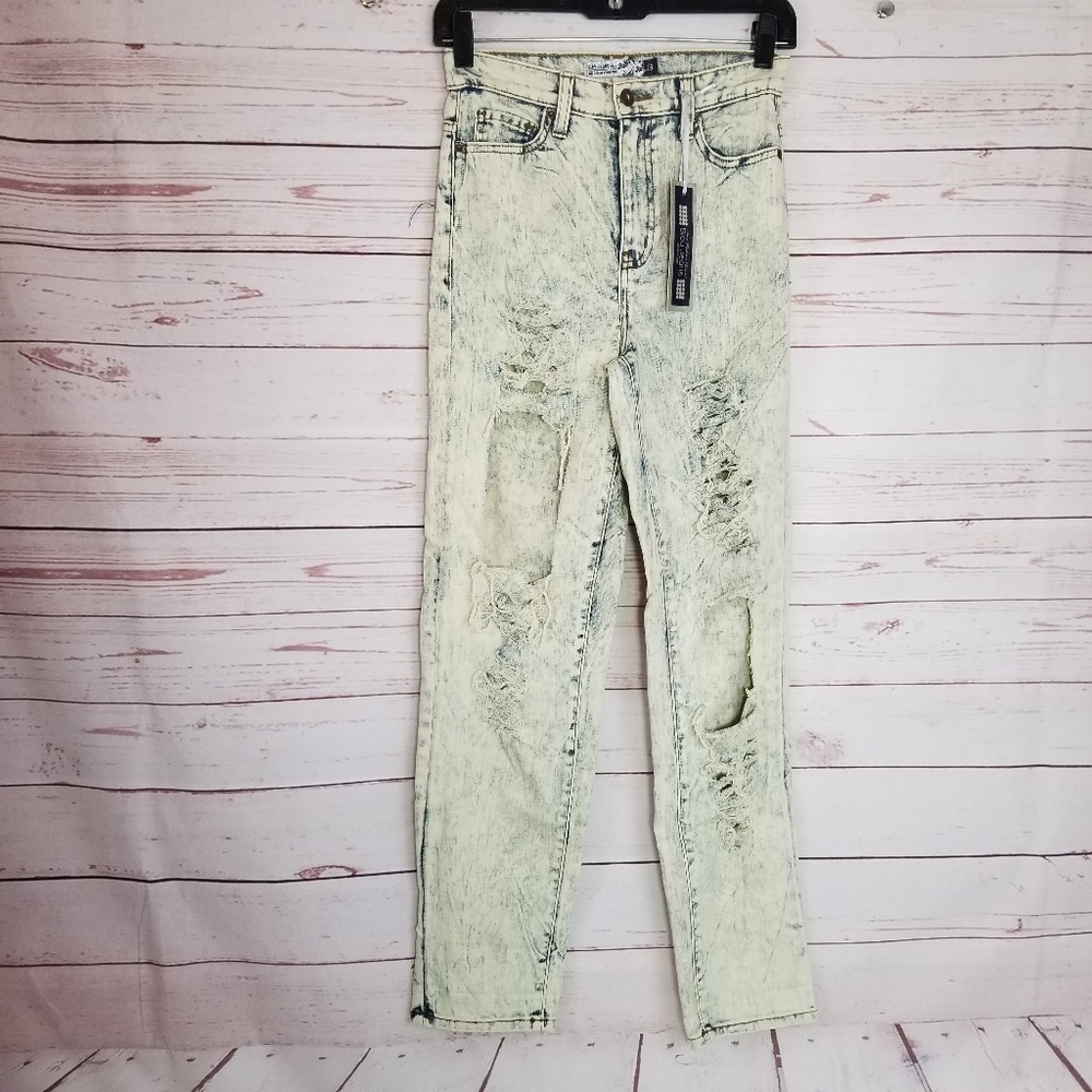 NWT Bleu Women's 3 Mineral Wash Destroyed BF Jeans